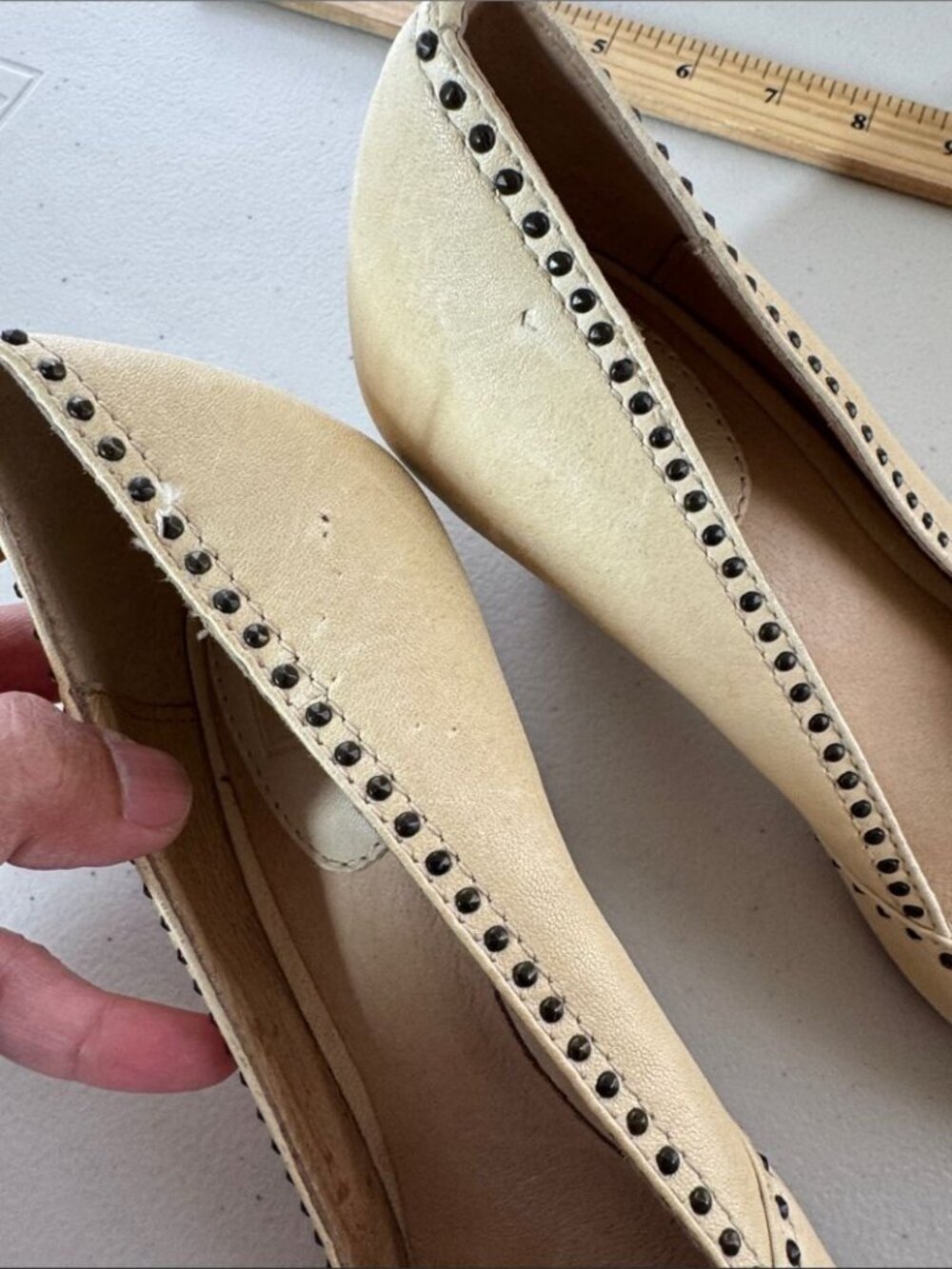 Frye Ivory Studded Peep Toe Low Heel Retro Size 8 Leather Boho Cottagecore - Picture 11 of 14